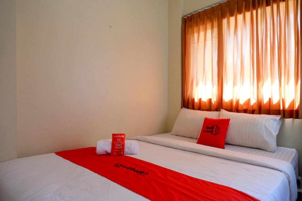 Reddoorz Near Universitas Diponegoro Semarang 2 Kültér fotó